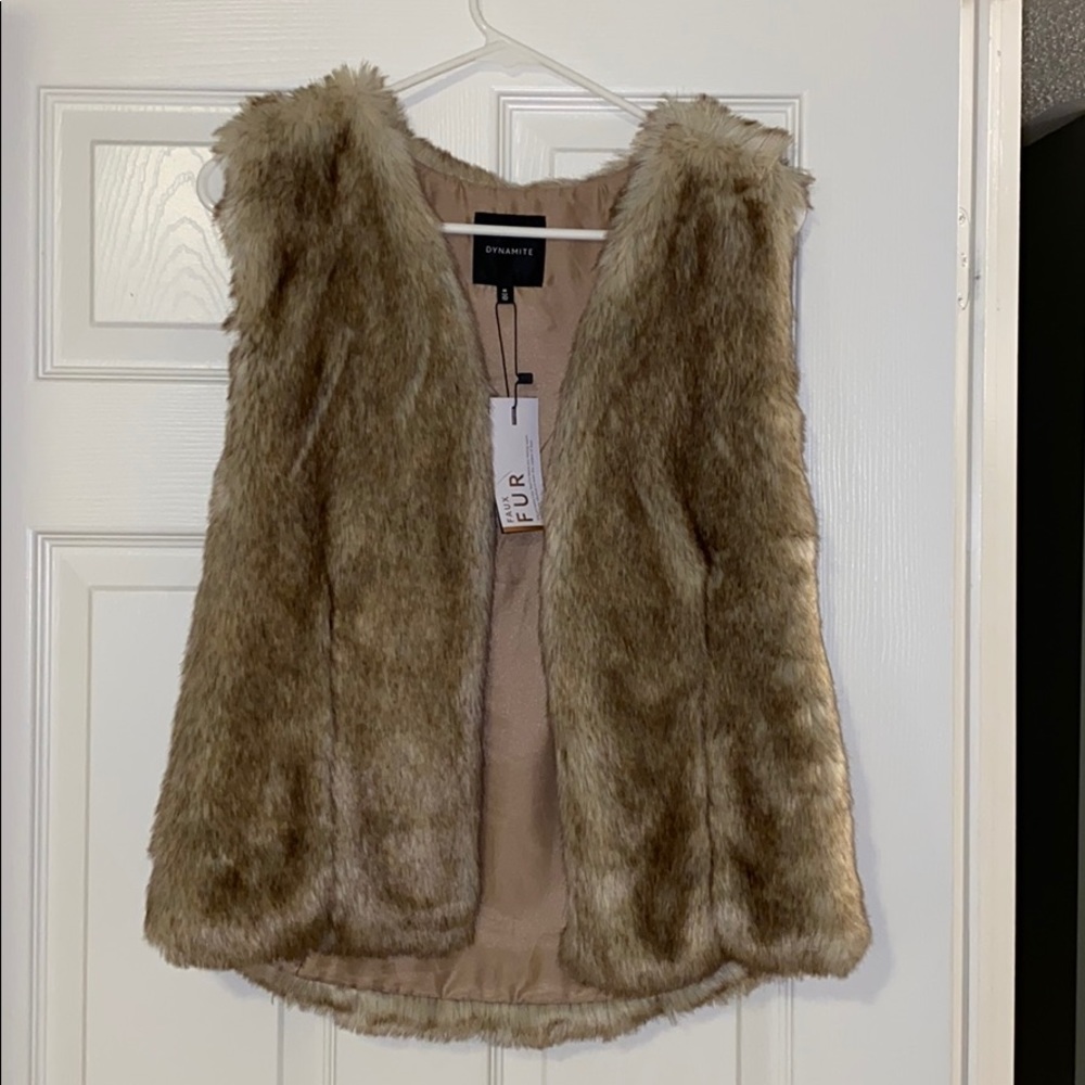 ‼️‼️BRAND NEW FUR VEST‼️‼️